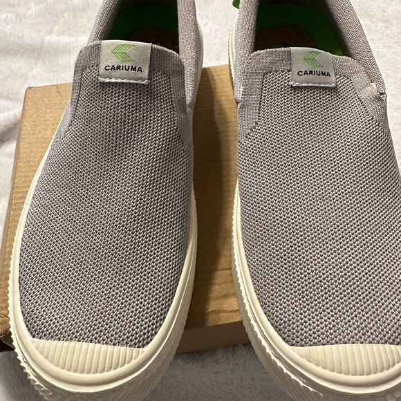 NWT slip on Carimu sneakers - Picture 3 of 6